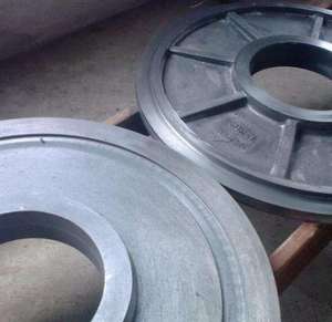 Pièce de moulage <span class=keywords><strong>en</strong></span> <span class=keywords><strong>fonte</strong></span> <span class=keywords><strong>ductile</strong></span> bien calibrée <span class=keywords><strong>en</strong></span> usine qualifiée plaquette de frein à disque de frein de transport personnalisé <span class=keywords><strong>en</strong></span> cuivre - Product Image 3