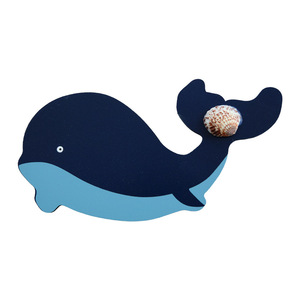 Imán Decorativo de Madera con Forma de Ballena, Diseño Costero, Hecho a Mano, para Refrigerador - Product Image 1
