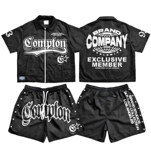 Ensemble deux pièces streetwear léger pour homme : veste coupe-vent respirante à manches courtes et short, personnalisable par le fabricant OEM - Product Image 1