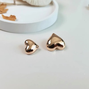 Thời Trang Châu Âu Mỹ Phụ Nữ Hàng Đầu Trang Trí Nút Nhỏ Thơm Chân Bóng Trái Tim Kim Loại Nút Hàng Đầu Phù Hợp Với Áo Khoác - Product Image 4