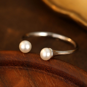 Venta caliente al por mayor clásico S925 plata doble perla de agua dulce anillo abierto accesorios de joyería de moda para mujeres - Product Image 5