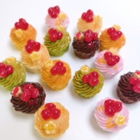 100 pièces de cabochons en résine à dos plat, miniatures en forme de gâteau aux cerises, imitation alimentaire, pour scrapbooking, embellissement DIY et artisanat de décoration