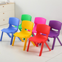 Chaise en plastique au design moderne, chaise empilable personnalisée pour la maternelle, chaise en plastique pour enfants, chaises en plastique pour l'école et la maternelle