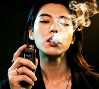 L'usine d'origine propose un service ODM. Les contenants vides de 1 ml à 2 ml, de 1 g à 2 g, les pièces jetables et les briquets USB peuvent être personnalisés.