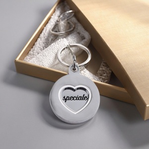 Colgante de Corazón Redondo Plateado con Baño de Rodio, Diseño Sencillo, Llavero de Amor para Mujer - Product Image 1