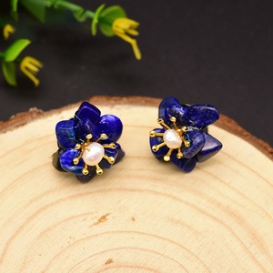 Boucles d'oreilles nostalgiques couleur onyx, perles, pierres précieuses bleues, design de luxe, bijoux pour femmes, cadeau pour bal de promo, fête, mariage - Product Image 2