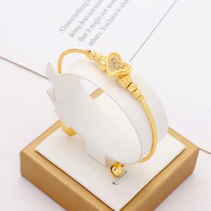 Juego de Brazaletes JXX Pretty Fashion, Cinco Piezas, Diferentes Estilos, Chapado en Oro de 24k - Product Image 2