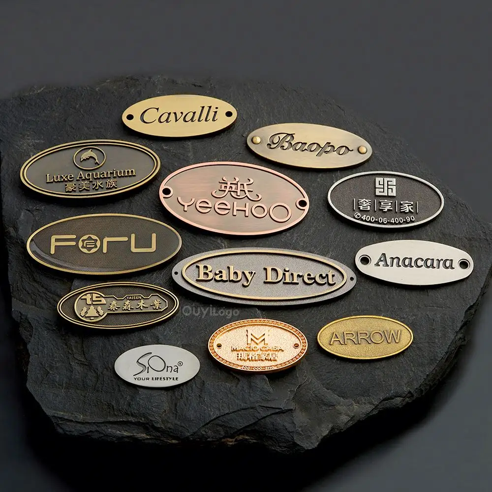 Placa de identificación de metal personalizada chapada en oro Etiqueta de bronce para muebles Etiqueta de insignia de bolso