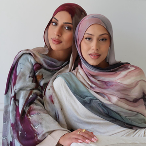 Hijab Long Décontracté de Luxe pour Femmes, Motif Ombre Tie-Dye Effet Aquarelle Marbré - Product Image 5