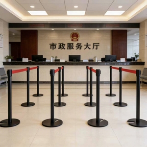 Poteau de contrôle de foule durable à base en U avec sangle rétractable de 2 m, poteau en acier inoxydable et base lestée en fer, poteau de délimitation avec corde - Product Image 3