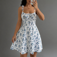 Robe Courte Femme Personnalisée à Imprimé Floral, Bretelles Fines, Épaules Nouées, Buste Froncé, Taille Haute, Coupe Évasée, Extensible, Décontractée, pour l'Été et la Plage