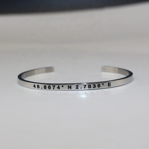 <span class=keywords><strong>Bracelet</strong></span> Usine Place Gravé Coordonnées Réversible Emplacement Longitude Latitude <span class=keywords><strong>Bracelet</strong></span> Double Deux Côtés <span class=keywords><strong>Gravure</strong></span> Manchette - Product Image 1