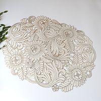 Set de table en PVC de luxe avec bordure dorée, résistant à la chaleur, design ajouré pour hôtels, fêtes et événements festifs