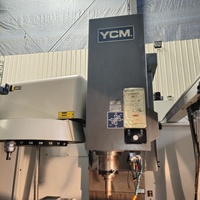 Machine de fraisage CNC verticale à 5 axes, 25 kW, à économie d'énergie, avec broche BT40, contrôleur Fanuc YCM FV102A d'occasion, fabrication taïwanaise