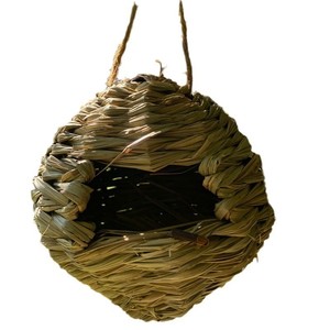 บ้านนกทอจากฟาง 15x13 ซม. รูปทรงไม่สม่ำเสมอ แขวนประดับสวนกลางแจ้งสำหรับนก งานฝีมือทำมือ แหล่งกำเนิดฝูเจี้ยน - Product Image 5