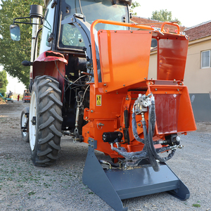 Déchiqueteuse à bois montée <span class=keywords><strong>sur</strong></span> <span class=keywords><strong>tracteur</strong></span> avec <span class=keywords><strong>broyeur</strong></span> PTO Composants du noyau Roulement du moteur Garantie 1 an pour l'utilisation à la ferme forestière - Product Image 4