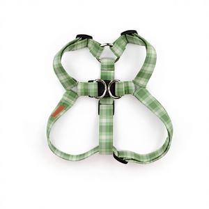 Arnés Personalizado para Perro Scotty con Decoración de Remaches, Material de Nailon y Poliéster - Product Image 1