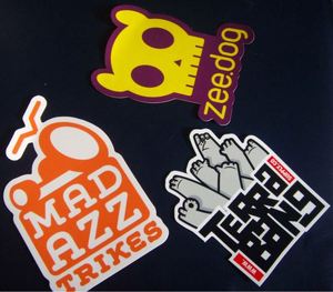 Autocollants en vinyle imperméables personnalisés, autocollants découpés à la forme, autocollants de logo, étiquettes adhésives en PVC - Product Image 4