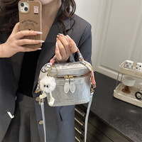 Nouveauté 2026 : Mini sacs seau avec pendentif pour femme, sacs à main tendance pour femme, sacs à bandoulière mignons pour filles