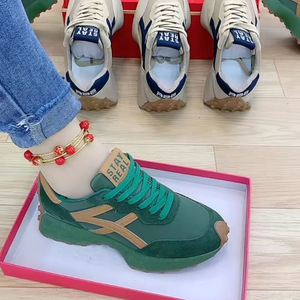 Chaussures de Course Décontractées pour Femmes Style Coréen Printemps Été Respirantes Conception Basket <span class=keywords><strong>Femme</strong></span> Semelle Intérieure en Caoutchouc Marche Sportive Vente en Gros - Product Image 2