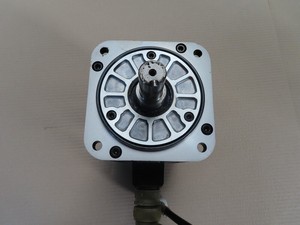 Motor SGMG13V2 SGMG13V 2 Original, Nuevo, 13kW 200V para PLC, Amplia Experiencia Técnica con Mantenimiento Industrial Sólido - Product Image 5