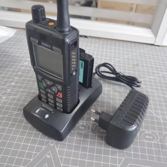 Two Way Radio Battery Desktop Base Rapid Charger for Sepura STP8000 STP8038 STP9000 STP9200 STP9100 SC20 SC21 Walkie Talkie