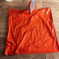 Kit de survie pour le camping en plein air, poncho imperméable en PE et imperméable multisports pour la randonnée et les urgences