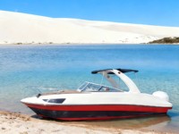 Bateau à moteur en fibre de verre blanc et noir avec garde-corps, espace intérieur personnalisable, yacht sportif de luxe pour 8 personnes avec certificat CE