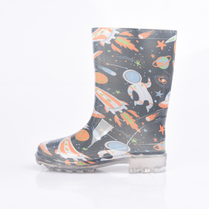 Bottes de pluie en PVC pour enfants, simples, imperméables, imprimées avec des astronautes et des fusées - Product Image 3
