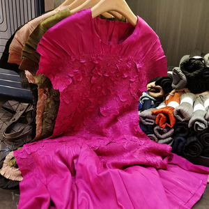 Thiết kế ý nghĩa của phụ nữ thanh lịch đi lại ngắn tay handmade xếp chồng lên nhau hoa crewneck Top lỏng giảm béo Chiều dài sàn - Product Image 1