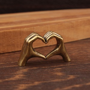 Heart-Shaped Brass Hands <b>Ornament</b> Desk Decor Modern Office Home Furnishing Valentine'S Day Gift Single-Piece Package - Product Image 1