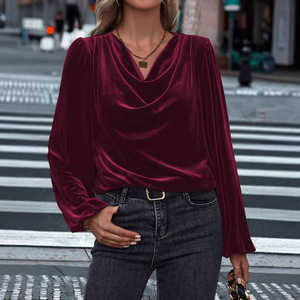 <span class=keywords><strong>Chemise</strong></span> <span class=keywords><strong>en</strong></span> <span class=keywords><strong>velours</strong></span> à imprimé vache pour femmes Nouveau design Manches lanternes Haut décontracté <span class=keywords><strong>Chemise</strong></span> de mode personnalisée pour femmes - Product Image 3