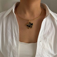 Collier superposé doré avec pendentif cœur écaille de tortue, breloque fleur, collier ras du cou multi-brins pour femme