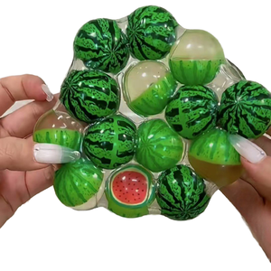 NUOVO Antistress Virale su TikTok a Forma di Anguria Estiva, Pallina Morbida Fatta a Mano, Regalo per Bambini 8-13 Anni e Adulti, Terapia Crunch Unisex - Product Image 4