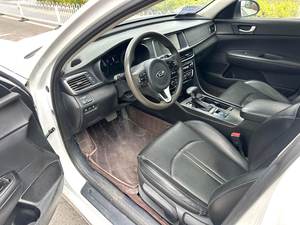Auto Usado 2018 K5 PHEV 2.0 GLS, Techo Solar Automático, Asientos de Cuero, Luces Diurnas LED, Pantalla Táctil, Sedán, Volante a la Izquierda, Color Oscuro, R17, Cámara - Product Image 5
