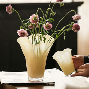 Vaso in Vetro Artigianale Multiuso, Contenitore Idroponico con Texture Ondulata Stile Cavolo, Decorazione da Tavolo per Soggiorno - Product Image 6