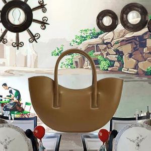 Bolsos de Mano Pequeños de Moda para Mujer, al por Mayor, con Logotipo Personalizado Dorado, Modernos, de Alta Calidad, en Piel Sintética - Product Image 3