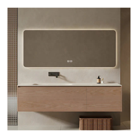 Ensemble complet de meubles de salle de bain en panneaux de particules : meuble sous-vasque, baignoire, toilettes