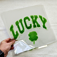 Patch thermocollant en peluche moelleuse à découpe laser en chenille, motif trèfle à quatre feuilles porte-bonheur, personnalisé pour la Saint-Patrick, vente en gros, pour vêtements