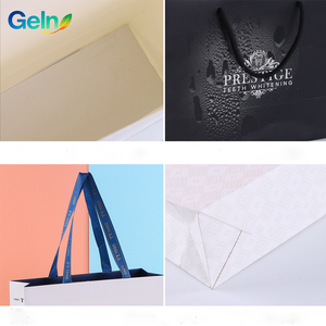 Bolsa <span class=keywords><strong>de</strong></span> Papel Blanco <span class=keywords><strong>de</strong></span> Alta Gama con Asa <span class=keywords><strong>de</strong></span> Cinta Plana, Logotipo Personalizado, Empaque Mate para Boutiques <span class=keywords><strong>de</strong></span> Ropa - Product Image 4