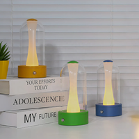 Lampe de table créative de luxe haut de gamme en verre moderne pour chambre à coucher, restaurant, décoration, vente en gros pour usage Internet, à piles