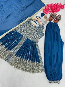 Conjunto de Top y Pantalón de Alta Calidad con Bordado de Diseño, Georgette Sintética con Lentejuelas y Dupatta con Encaje, Completamente Cosido - Product Image 4