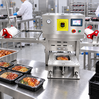 Machine de scellage automatique personnalisée pour films plastiques et feuilles d'aluminium, idéale pour le scellage des barquettes de type repas rapide, tofu et autres aliments.