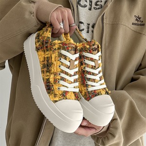 Zapatillas de lona estilo nuevo Primavera 2026 para parejas con diseño irregular único, zapatillas de skate retro desgastadas - Product Image 1