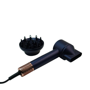 ไดร์เป่าผมบิวตี้ 1600W ความเร็วสูง BLDC พร้อมดิฟฟิวเซอร์และประจุลบสำหรับจัดแต่งทรงผมหยิก ใช้ในครัวเรือน ตัวเลือกโลโก้แบบกำหนดเอง - Product Image 4