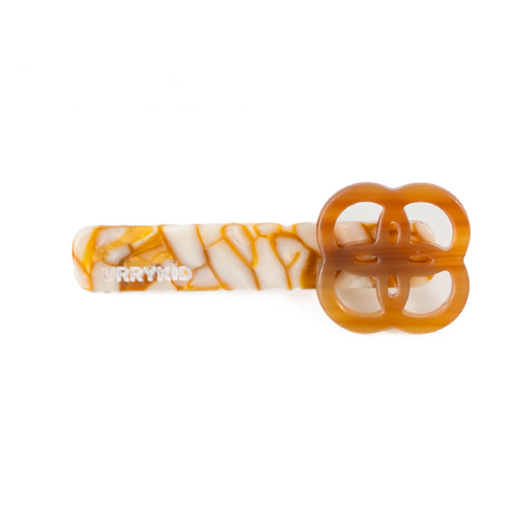 สีน้ำตาล