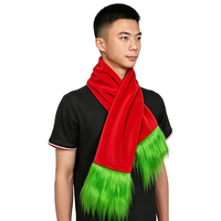 Accessoire de décoration de fête de Noël, cheveux verts, écharpe rouge, personnage de film/télévision, jouet mignon, vente en gros directe d'usine, cadeau personnalisé