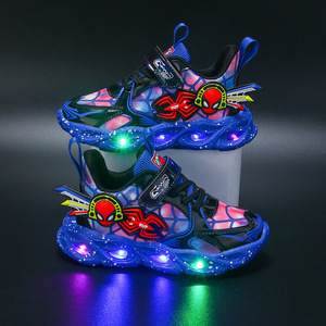Nouvelles chaussures de sport pour enfants 2025, chaussures en maille respirantes avec lumières LED, chaussures lumineuses plates pour garçons, chaussures de sport décontractées pour enfants, chaussures de course - Product Image 6