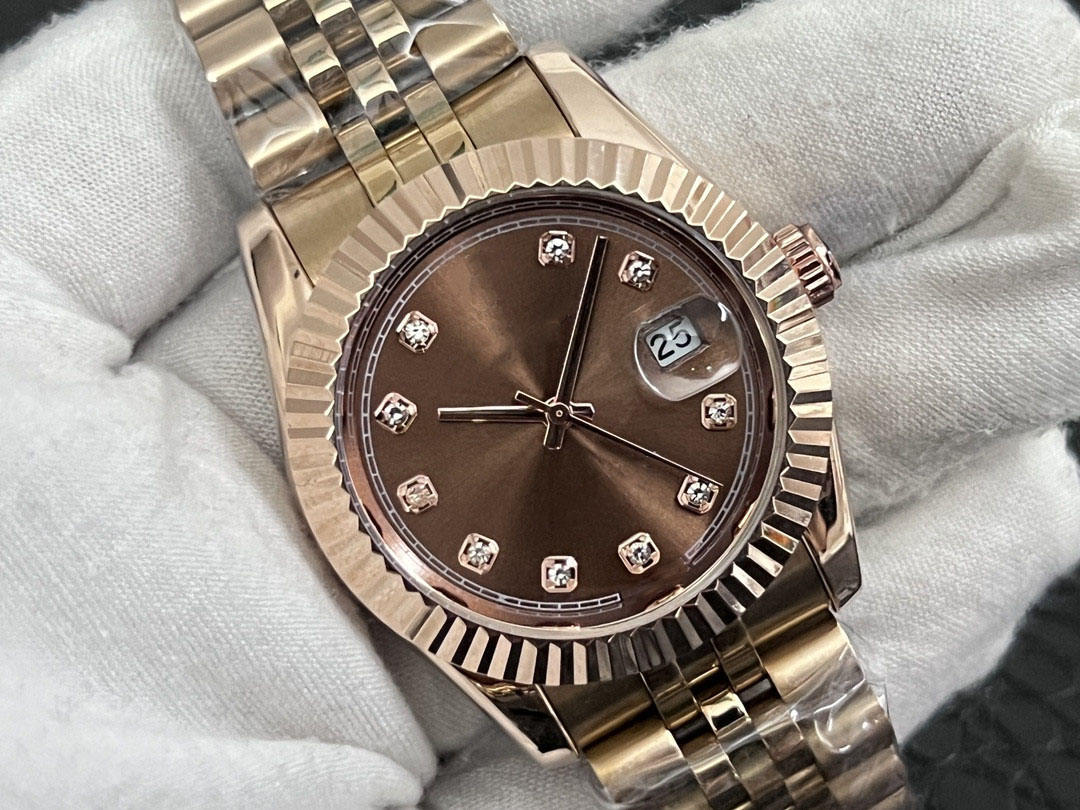 สีน้ำตาล