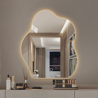 Miroir de salle de bain LED ondulé irrégulier, anti-buée, à intensité variable, tactile intelligent, rétroéclairé, miroir de vanité, vente en gros directe usine Watson Mirror